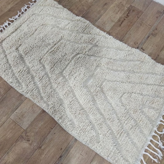 Image 1 of Modern Berber Rug – Handmade Berber Carpet | Moroccan Cream Wool Rug | 164 × 100 cm