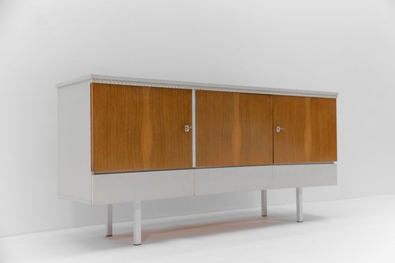 Image 1 of Credenza moderna marrone e bianca di metà secolo, anni '60
