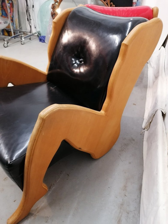 Image 1 of Deux fauteuils Pop Art, en forme d'homme et de femme, années 1970/80