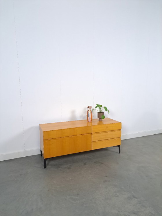 Image 1 of Mobile TV impiallacciato con cassetti e gambe in acciaio nero