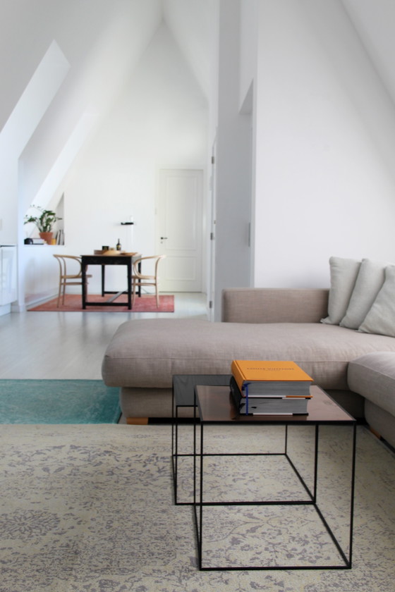 Image 1 of Canapé d'angle au design moderne