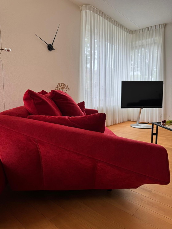 Image 1 of Magnifique canapé rouge design Rolf Benz avec pouf