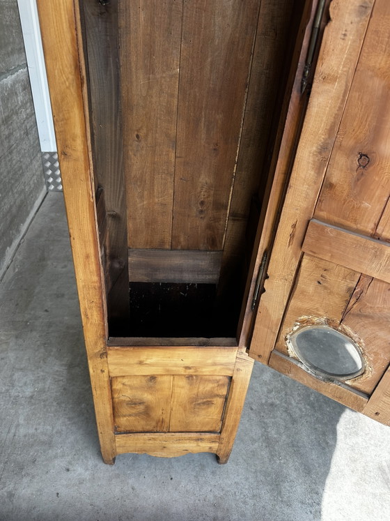Franse kersenhouten kast voor een staande klok – begin 19e eeuw – Fabrication Artisanale 1800, Vitrinekasten (photo 11 of 15)