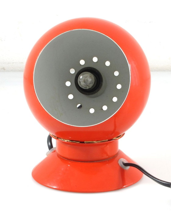 Abo Randers red magnet ball lamp – Frandsen, Table lamps, Space Age (photo 2 of 8)