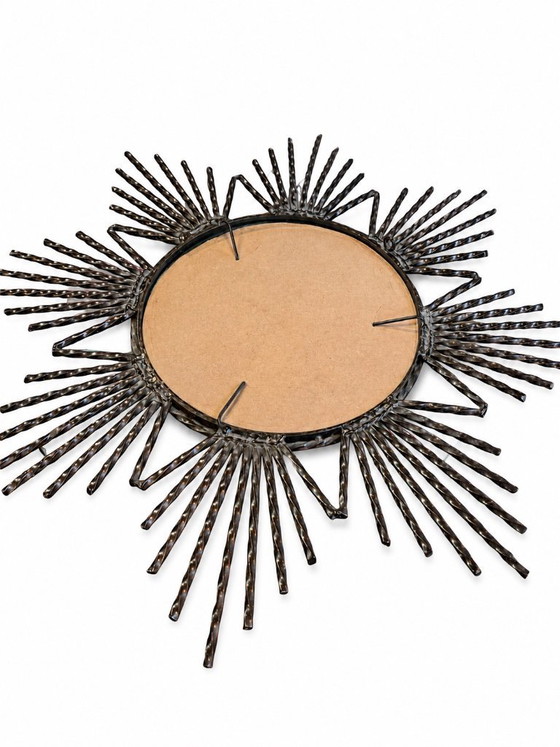 Image 1 of Specchio a forma di sole vintage di metà secolo in ferro battuto forgiato a mano – Francia, ca. 1960