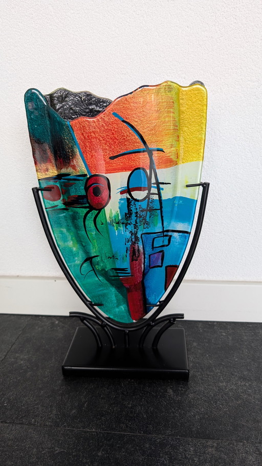Oggetto artistico in vetro dal design accattivante con base in metallo – fatto a mano