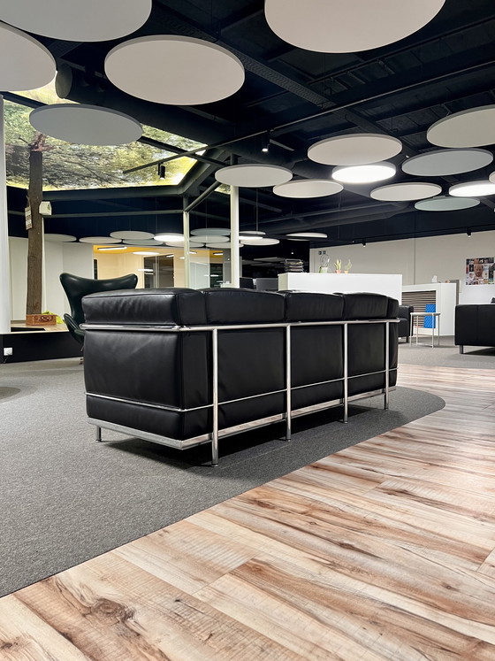 Image 1 of Cassina Corbusier LC2 3 posti