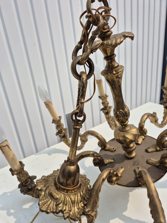 Image 1 of Prachtige gedecoreerde nederlandse massieve  bronzen kroonluchter 