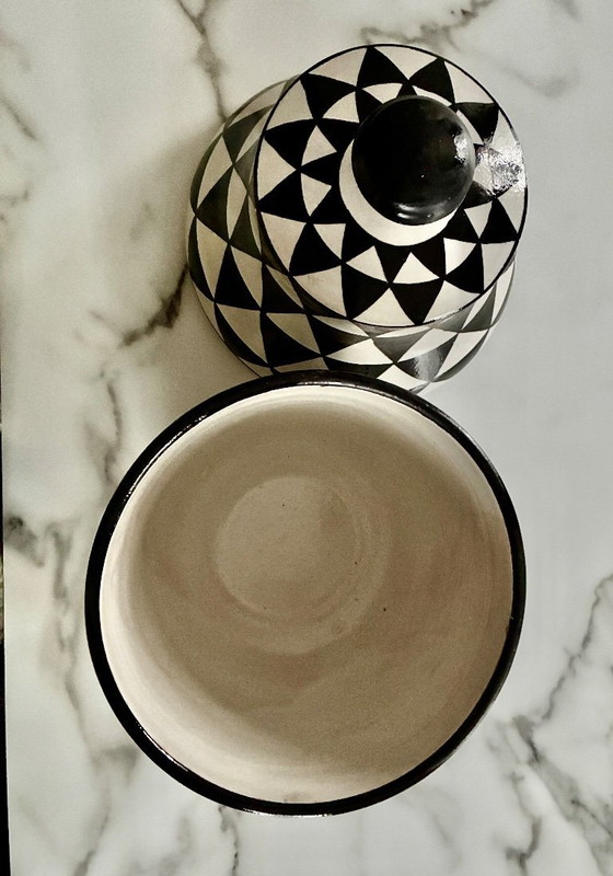 Image 1 of Jarra grande o potiche con tapa de arlequín