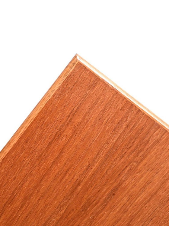 Image 1 of Pequeña mesa de centro escandinava de los años 50 con patas torneadas