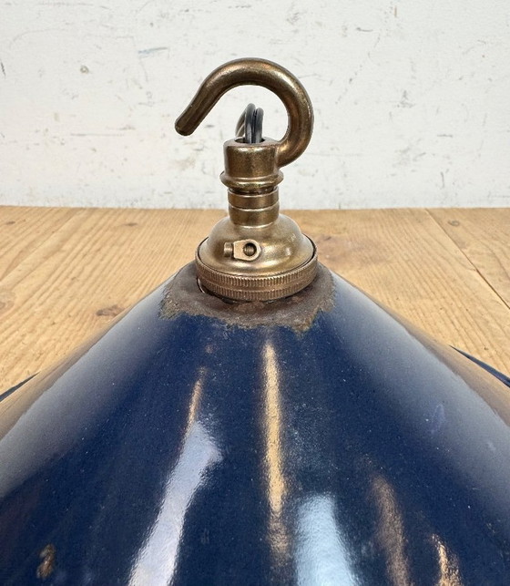 Image 1 of Lampada a sospensione industriale in smalto blu scuro, stile industriale britannico, anni '50