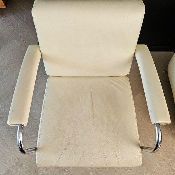 2x Leolux Scylla Armchairs leather cream-white – Chrome (photo 8 of 10)