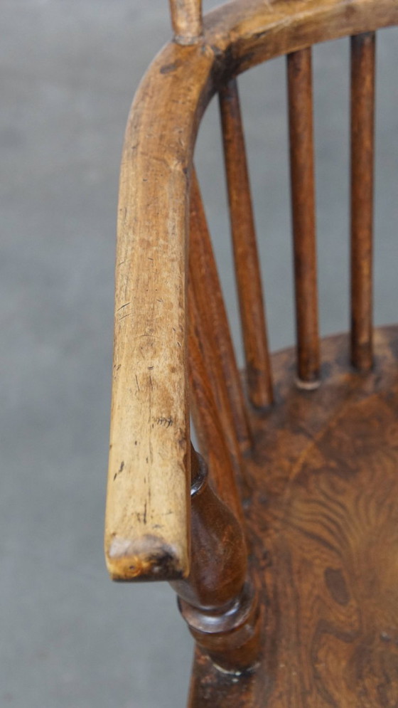 Image 1 of 4x Antike englische Windsor Stühle aus dem 19. Jahrhundert aus Ulmenholz