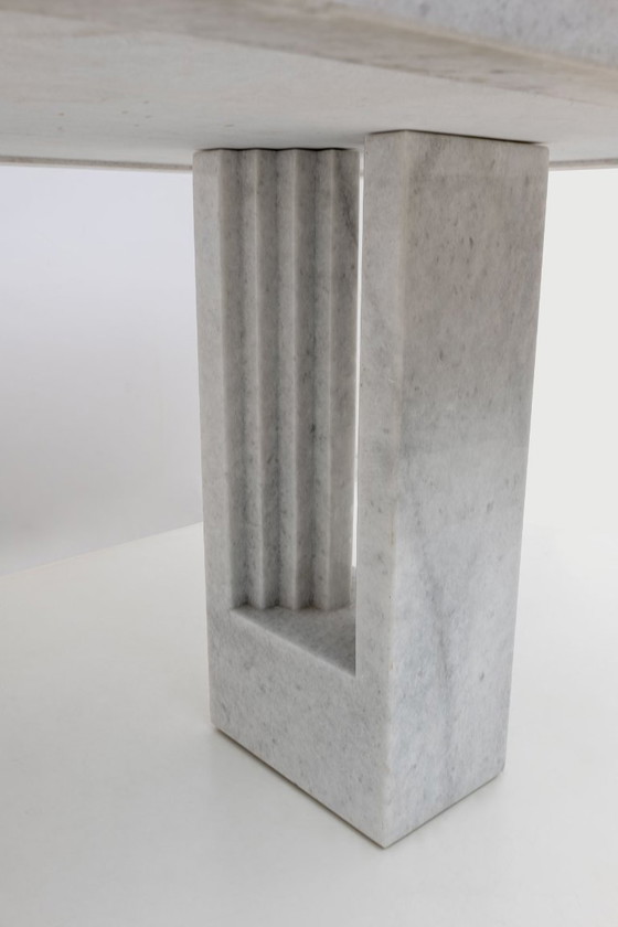 Image 1 of 'Delfi' marmeren eettafel van Marcel Breuer en Carlo Scarpa voor Gavina, Italië