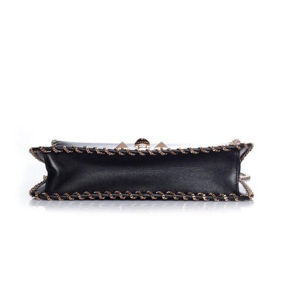 Image 1 of Borsa a tracolla Valentino Demiune in pelle nera con catena.