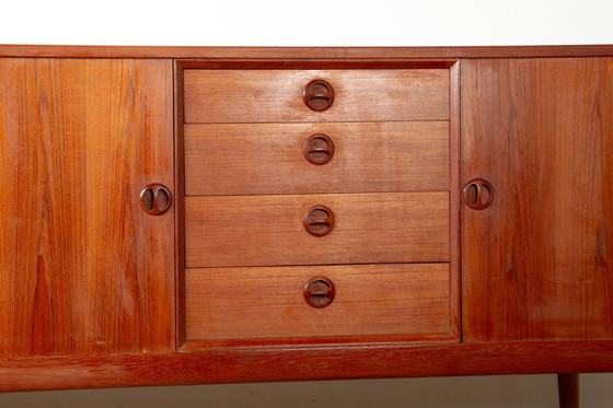 Image 1 of Deens teakhouten dressoir model 42 van Harry Østergaard voor Randers Mobelfabrik 1960.
