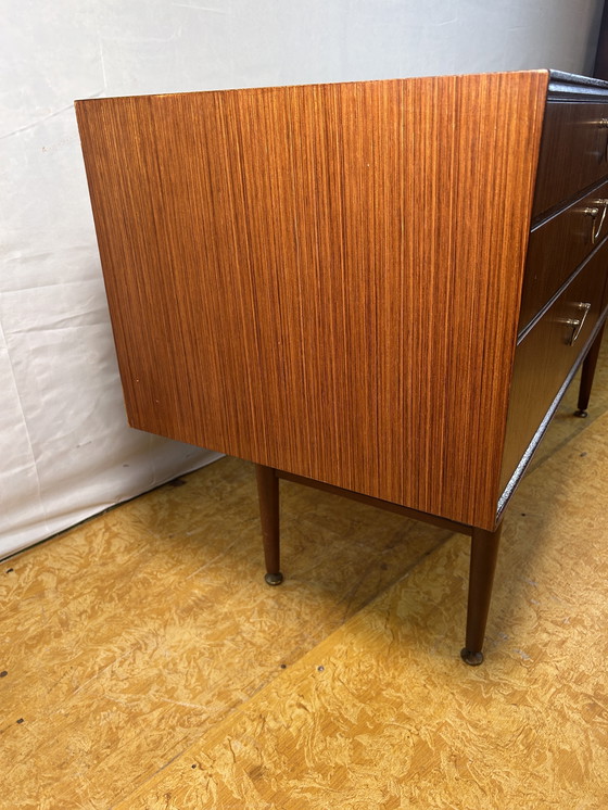 Image 1 of Credenza in teak vintage retrò di metà secolo di Meredew 1960 Qualità britannica
