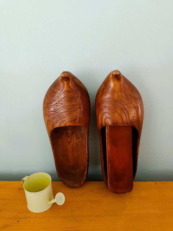 Image 1 of Ein Paar antike Holzclogs