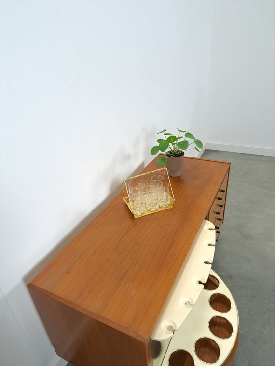 Image 1 of Aparador enchapado con barra giratoria y cajones, mueble bar