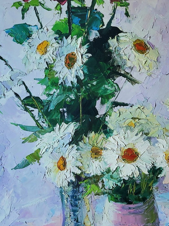 Image 1 of Pintura al óleo original: Bodegón de flores, ramo de margaritas y rosas.