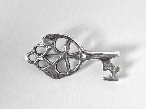 Image 1 of Broche clé en argent de Suède - Poinçonnée