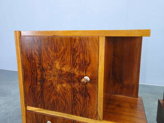 Image 1 of Coppia di comodini italiani in noce, metà del XX secolo, anni '50.