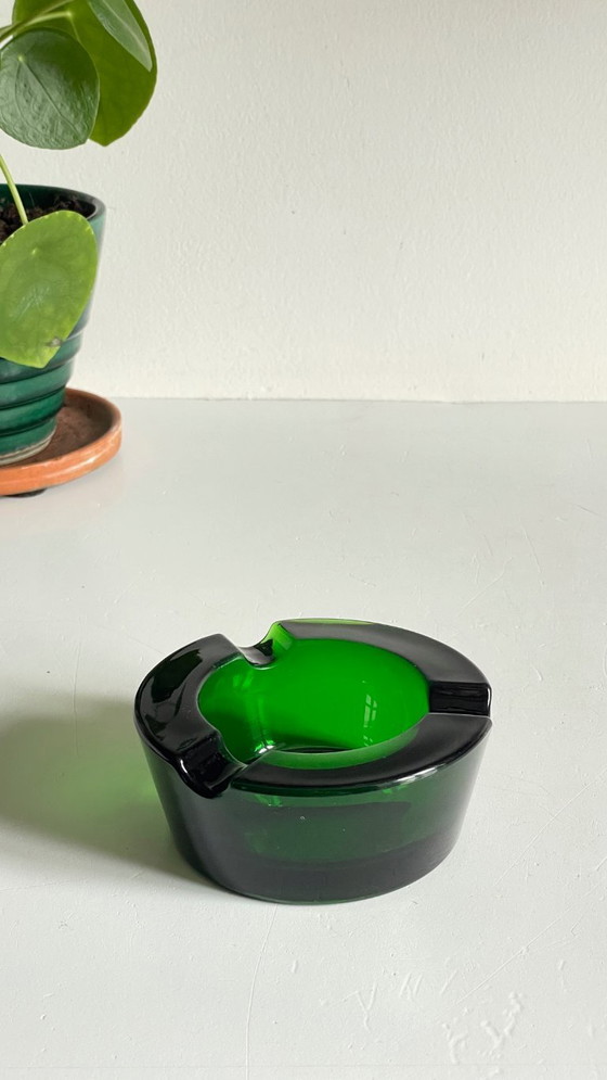 Image 1 of Vintage Aschenbecher aus grünem Glas