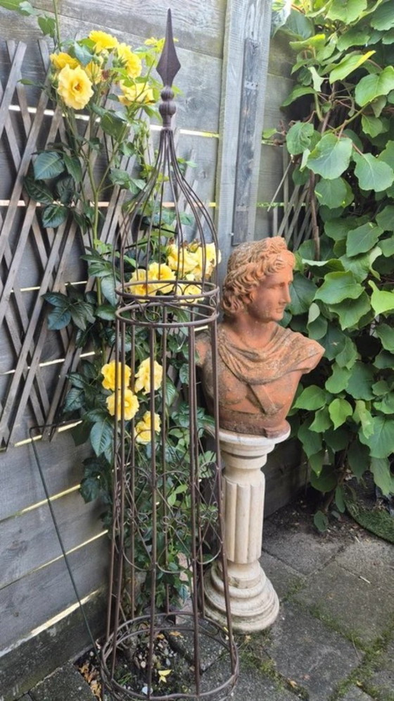 Image 1 of 3 massive schmiedeeiserne Gartenobelisken