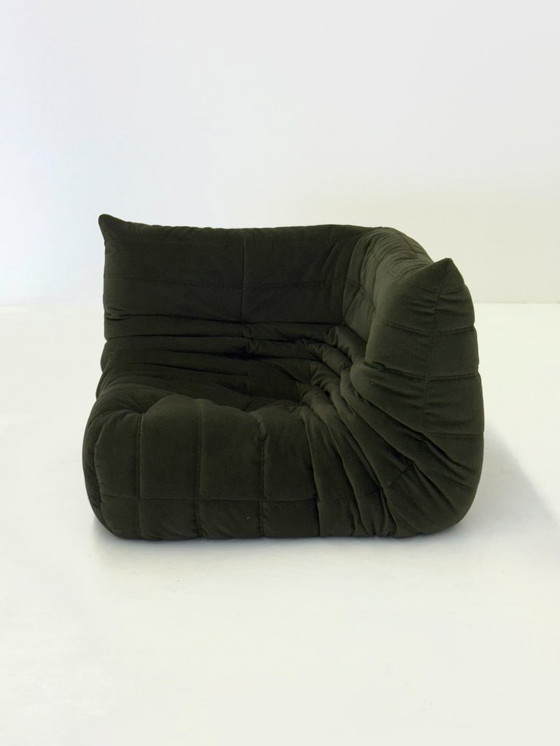 Image 1 of Ligne Roset Togo elemento angolare a 1 posto in velluto verde scuro