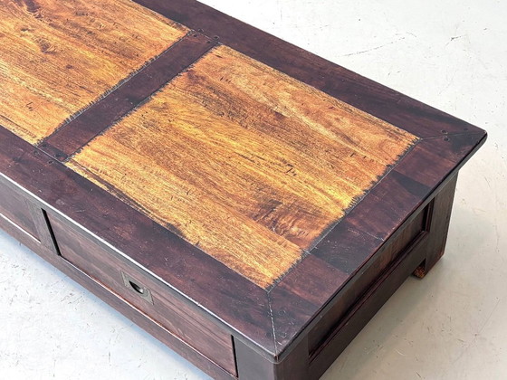 Massieve salontafel in koloniale stijl met 2 lades – Wood (photo 7 of 15)