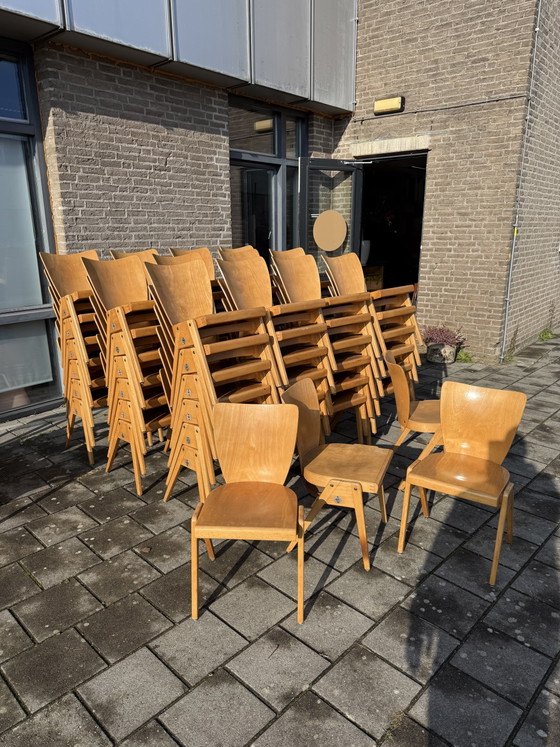 Partij van 50x vintage plywood stapelstoel, Kaderer ‘60 – Eetkamerstoelen (photo 9 of 10)