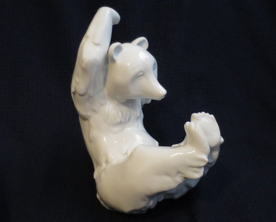 KPM Berlin Large Playing Bear White 18 cm high – Decorative Objects, Porcelain (photo 5 of 8)