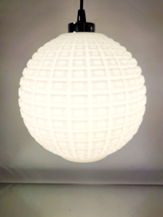 Image 1 of Lampada a sospensione opalina in stile scandinavo