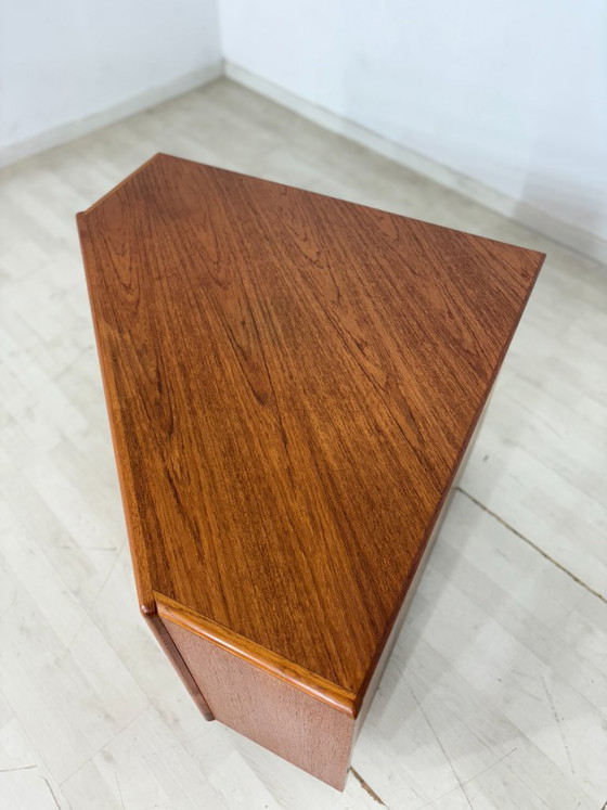 Image 1 of Commode en teck Drylund / Meuble TV d'angle en teck style années 60 / Commode en teck années 60