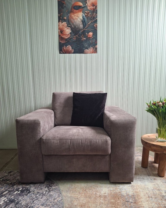 Image 1 of Luxurious armchair / 1-seater sofa in brushed leather, new