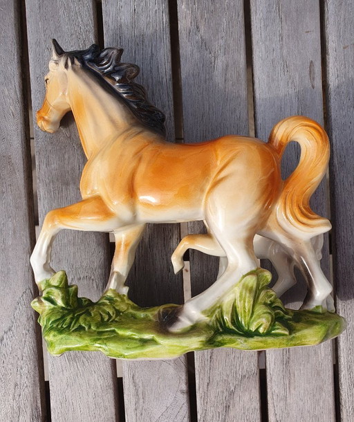 Ceramic figurine horses (vintage '50s-'70s)