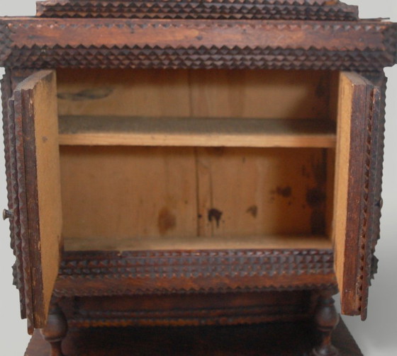 Image 1 of Aparador antiguo de arte vagabundo