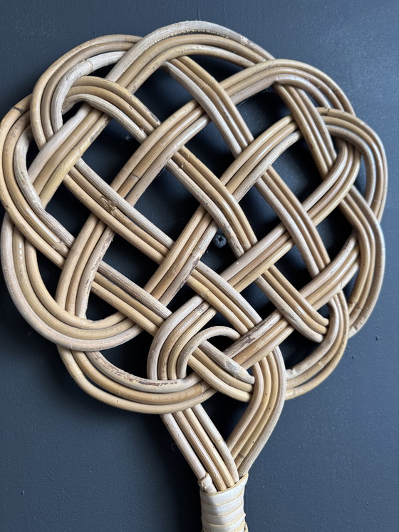 Image 1 of Batteurs à tapis osier rotin anciens 