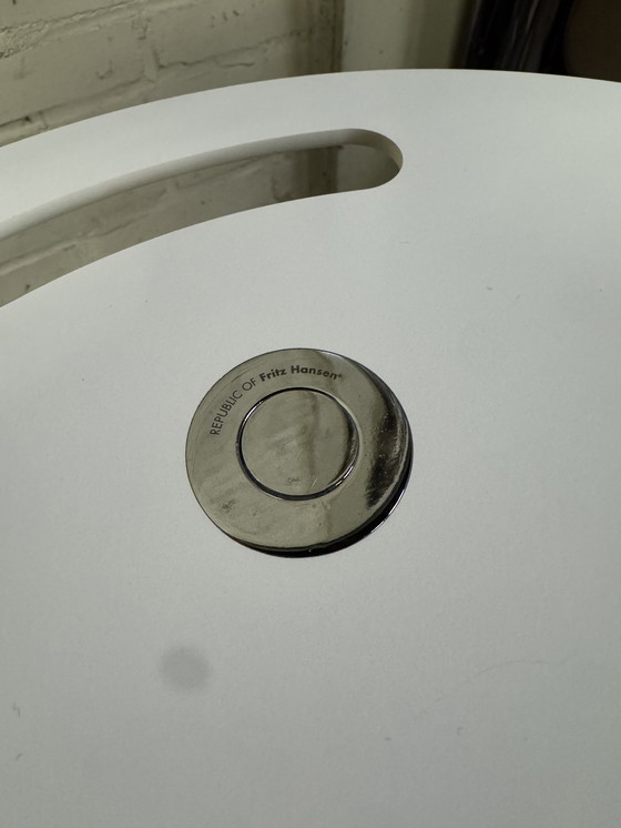 Image 1 of Table basse Little Friend (2 pièces) – Blanche, par Kasper Salto pour Fritz Hansen