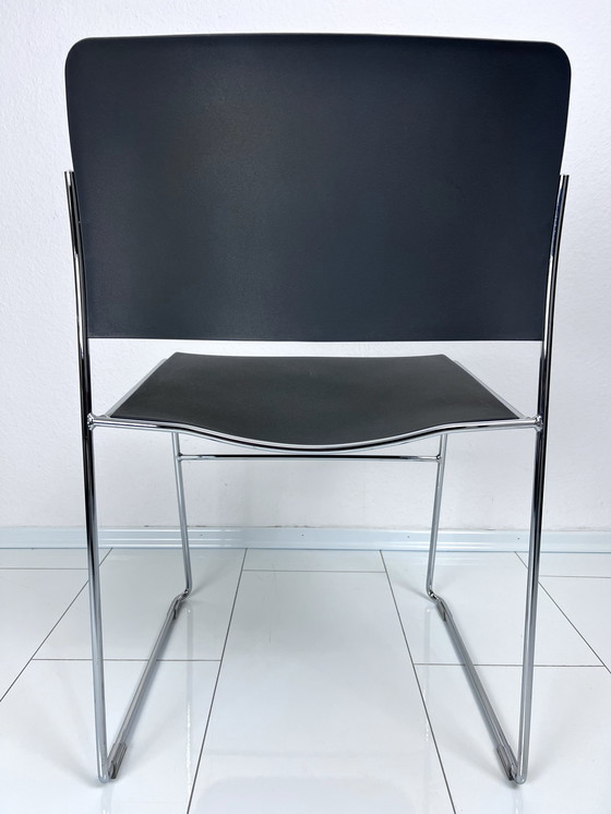 Image 1 of 2 x HOWE 40/4 bijzetstoel - Iconisch ontwerp