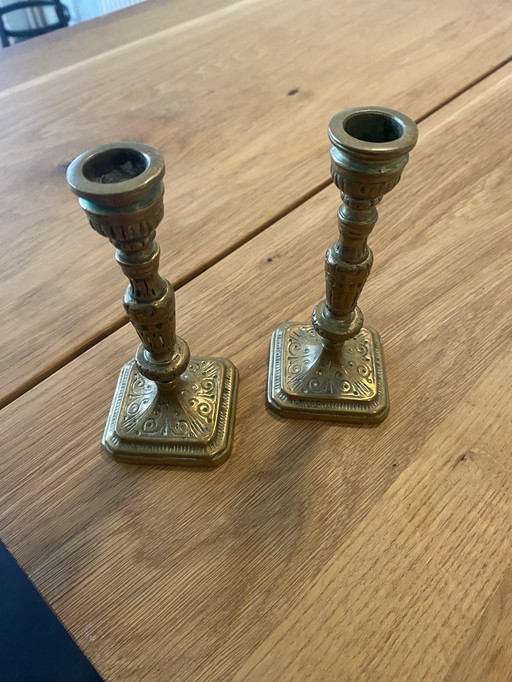 2 Chandeliers