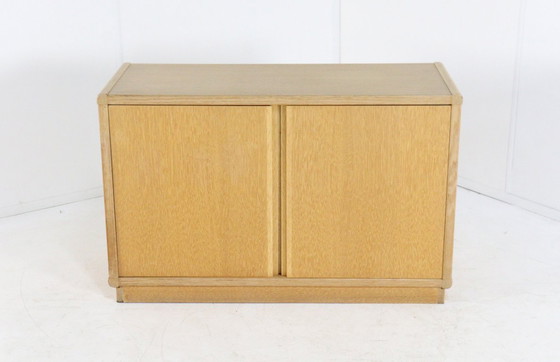 Image 1 of Eiken compact sideboard kast dressoir 'Finne' vintage