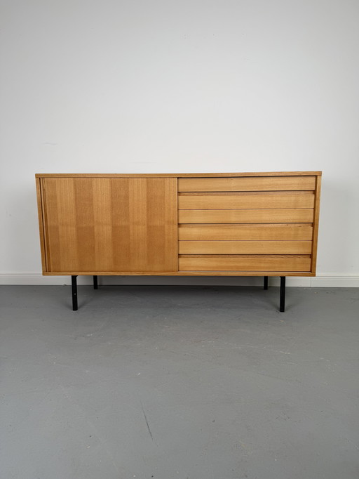Magnifique sideboard en frêne des Deutsche Werkstätten