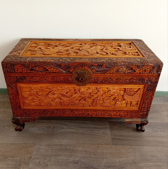 Baule cinese in canfora intagliato vintage – Armadi contenitori, Legno, Ottone (photo 13 of 15)