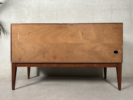 Image 1 of Credenza in noce in stile moderno di metà secolo