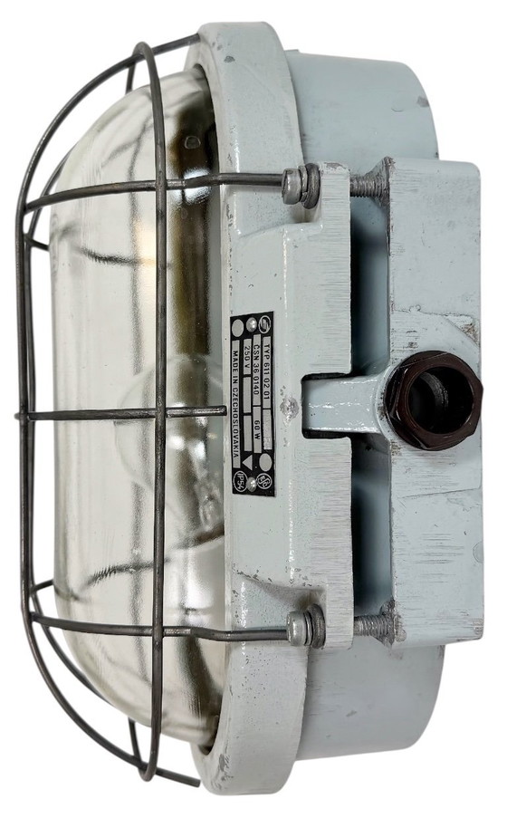 Image 1 of Aplique industrial de aluminio fundido con cristal transparente de Elektrosvit, años 70