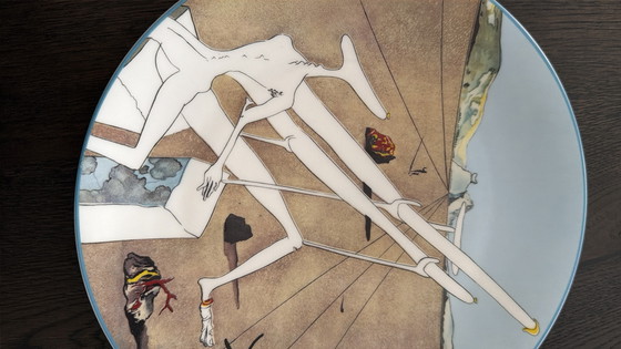 Image 1 of Keramiek bord van Salvador Dali uit de serie De verovering van de Kosmos. 