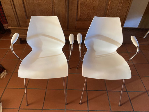 2x Kartell chairs Maui by Vico Magistretti