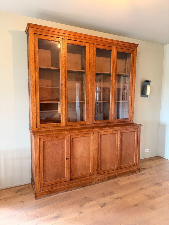 Image 1 of Credenza antica in rovere con ante in vetro