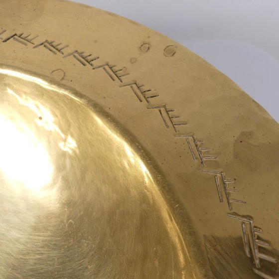 Art Deco handcrafted Brass Bowl with central motif, hallmarked OSK (photo 5 of 8)